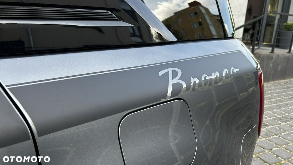 Ford Bronco - 13