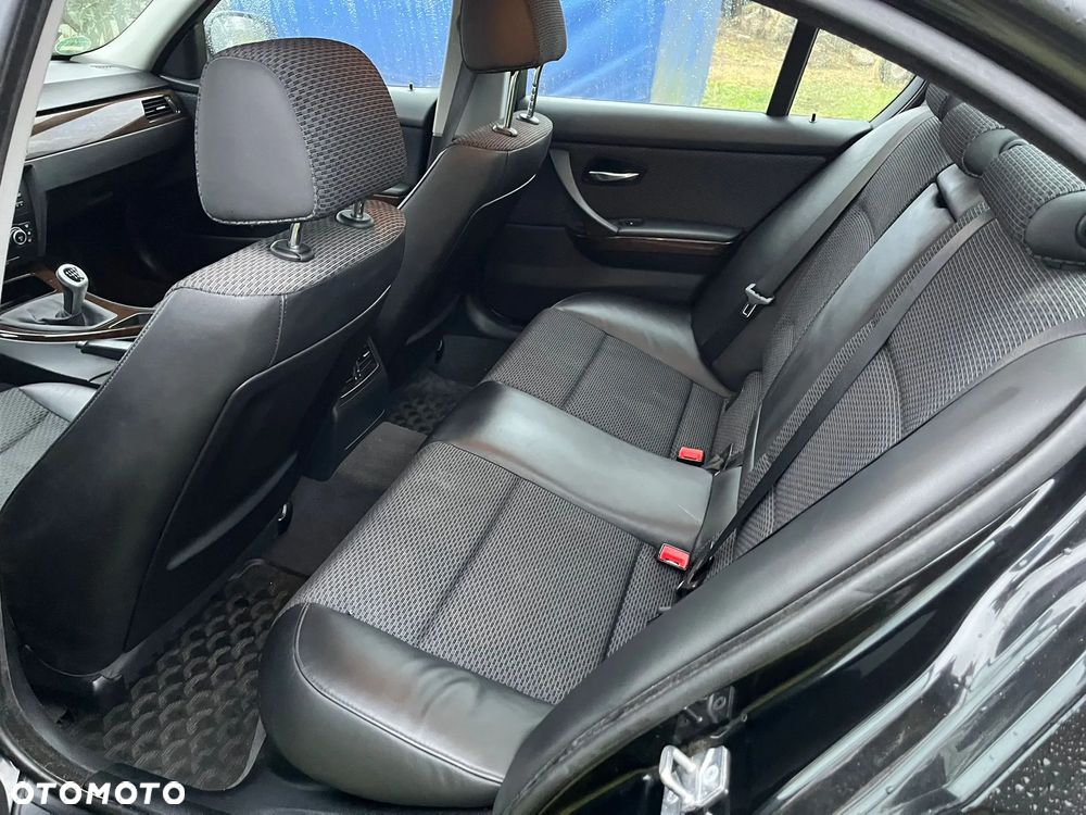 BMW Seria 3 318i Edition Sport - 7