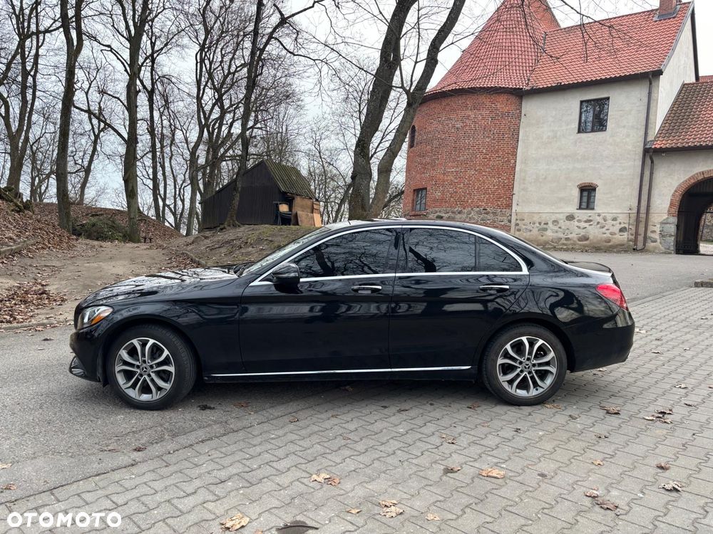 Mercedes-Benz Klasa C 300 9G-TRONIC - 4
