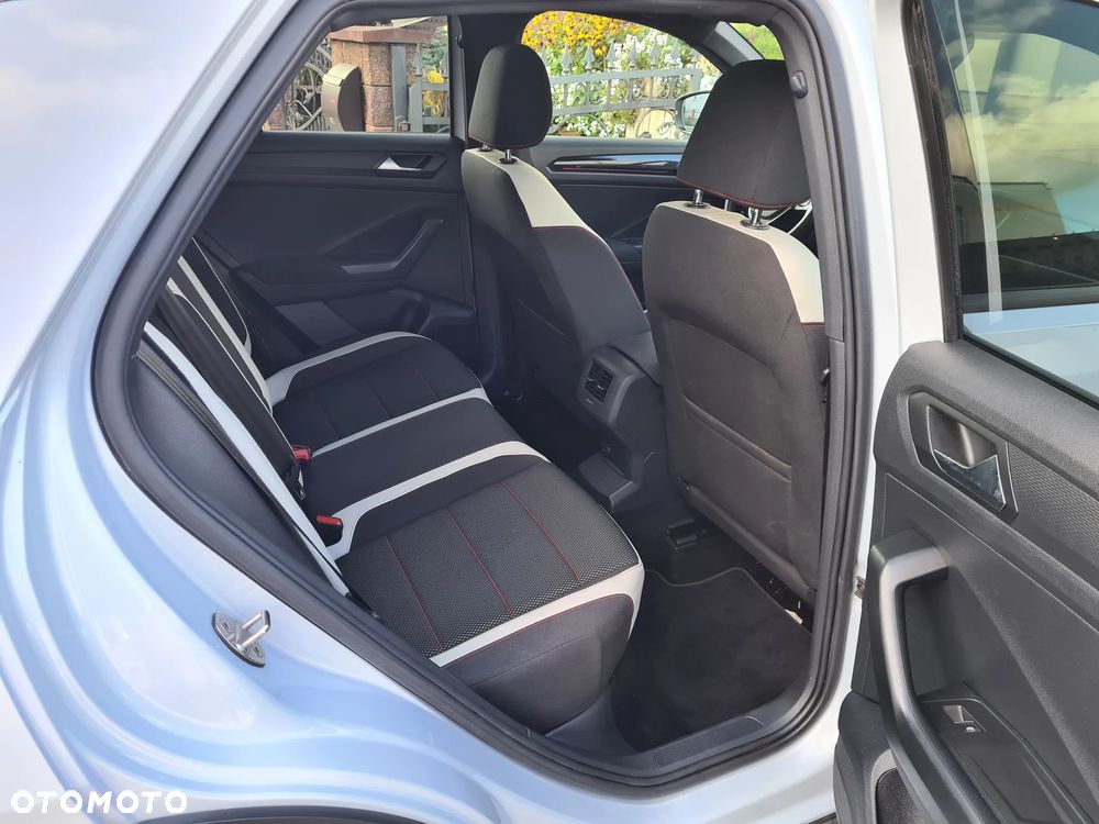 Volkswagen T-Roc - 10