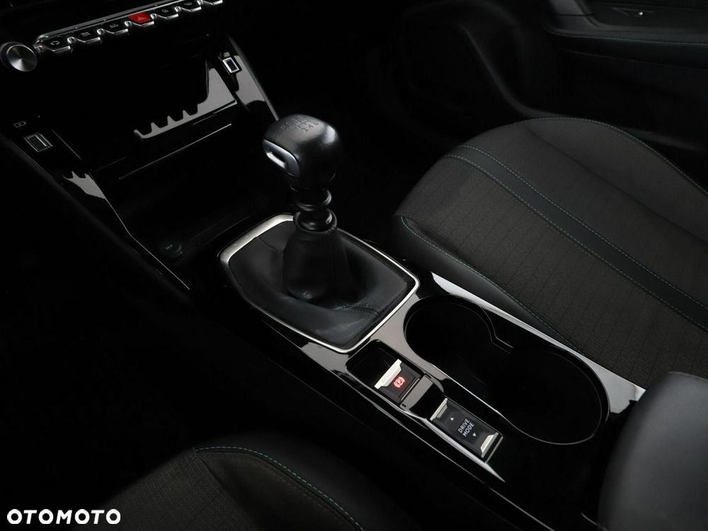Peugeot 2008 PureTech 130 Allure Pack - 29