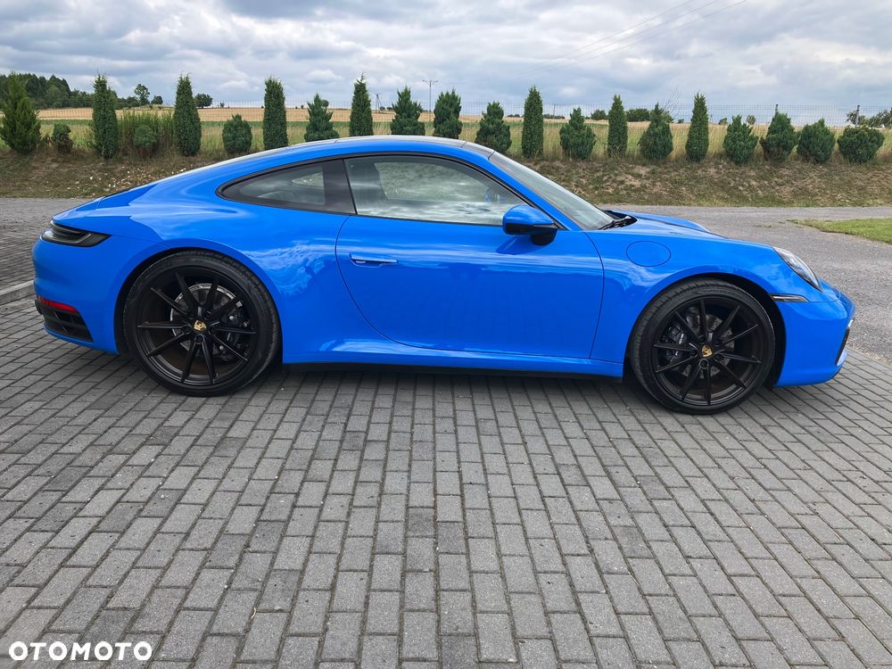 Porsche 911 Carrera - 4