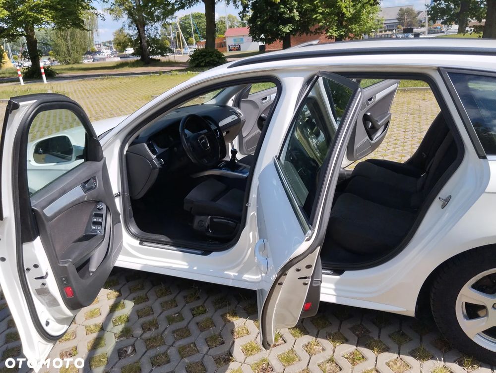 Audi A4 ver-avant-3-0-tdi-dpf-quattro-s-line-sportpaket-plus- - 25