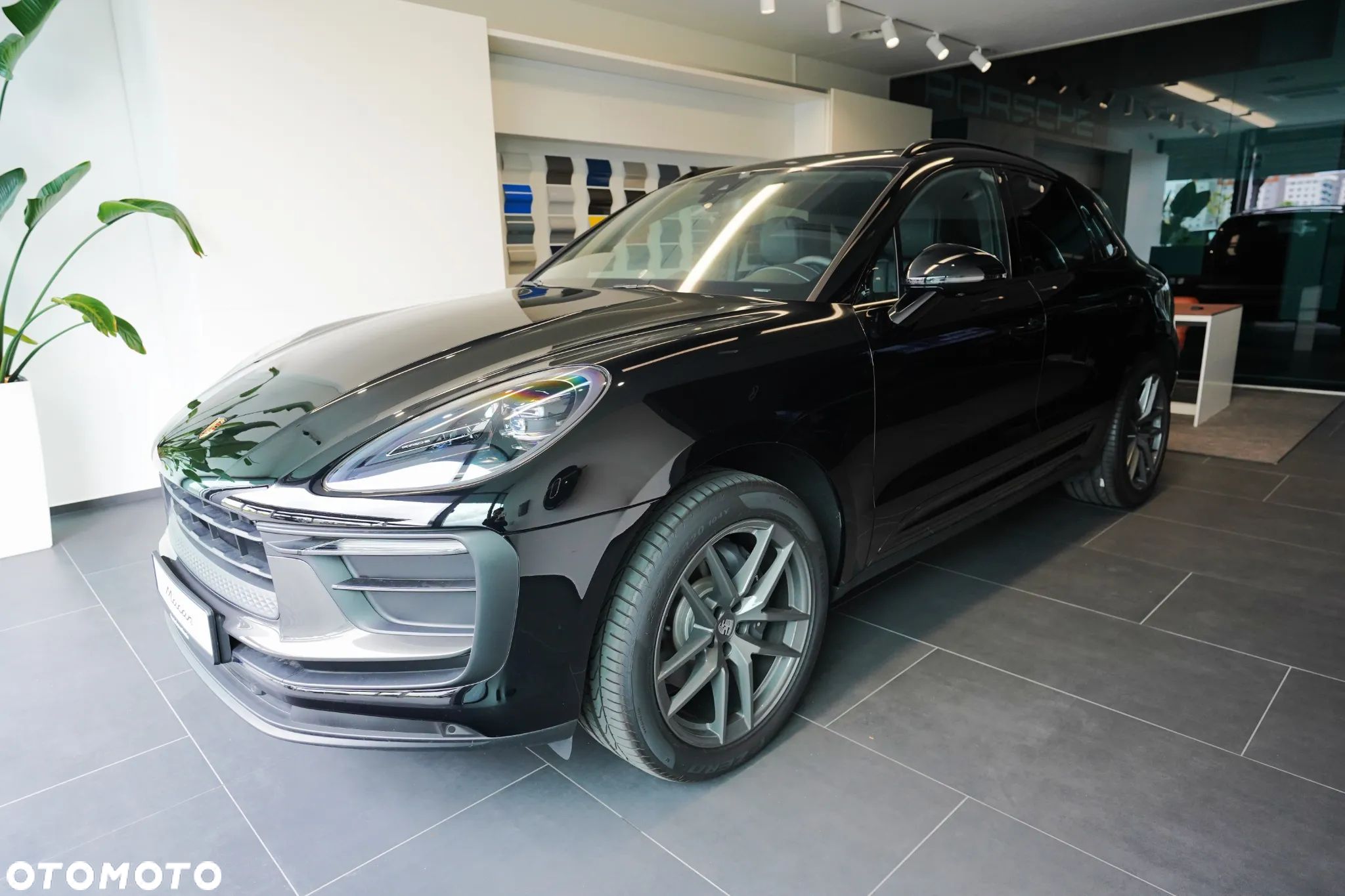 Porsche Macan T - 1