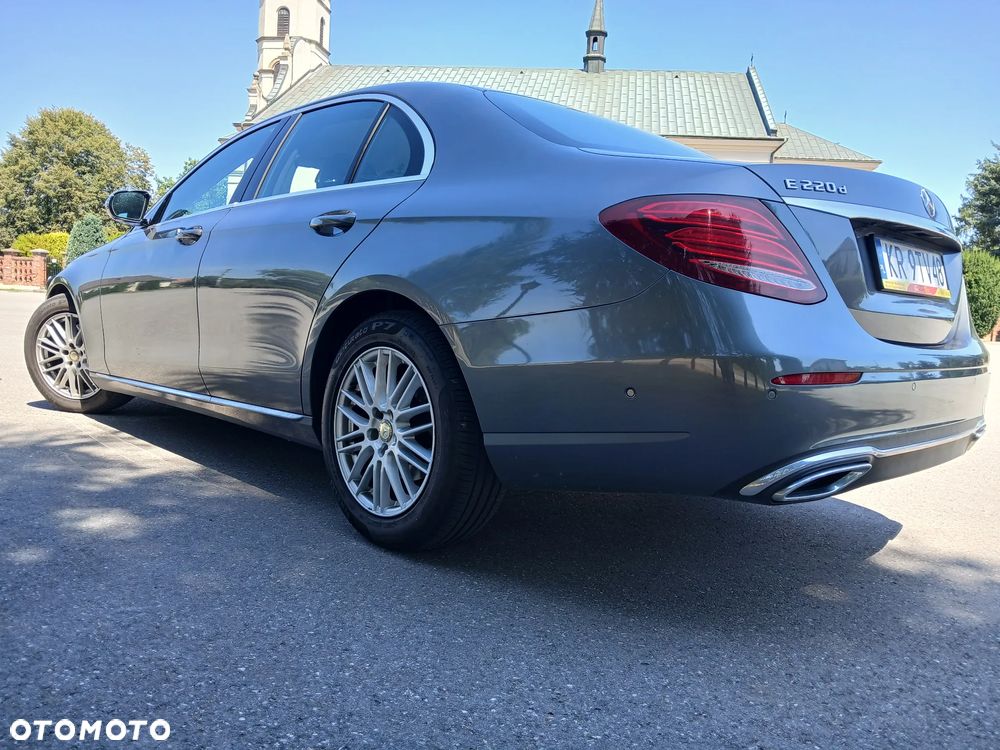 Mercedes-Benz Klasa E 220 d 4-Matic Business Edition 9G-TRONIC - 2