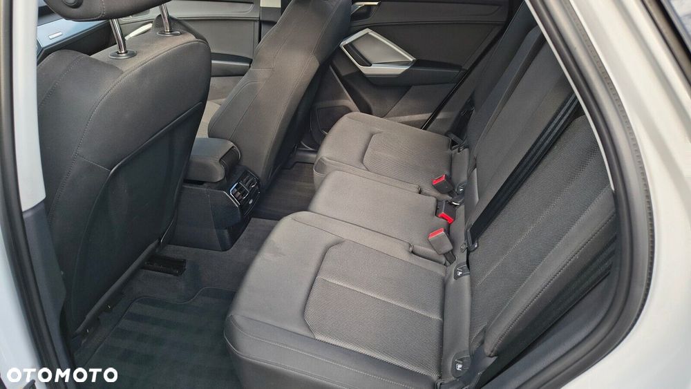 Audi Q3 Sportback - 11