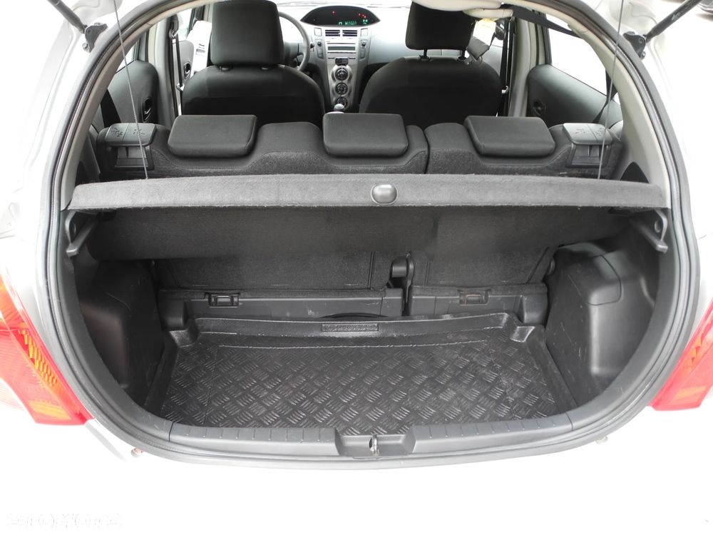Toyota Yaris - 15