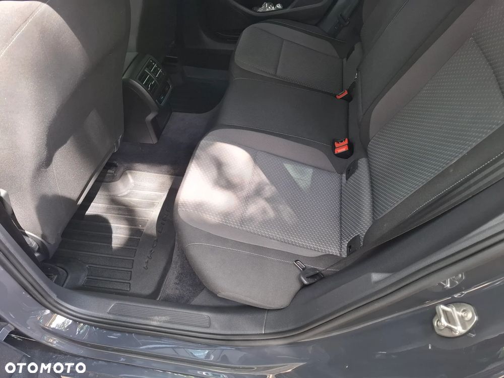 Volkswagen Passat 2.0 TDI BMT Comfortline - 10