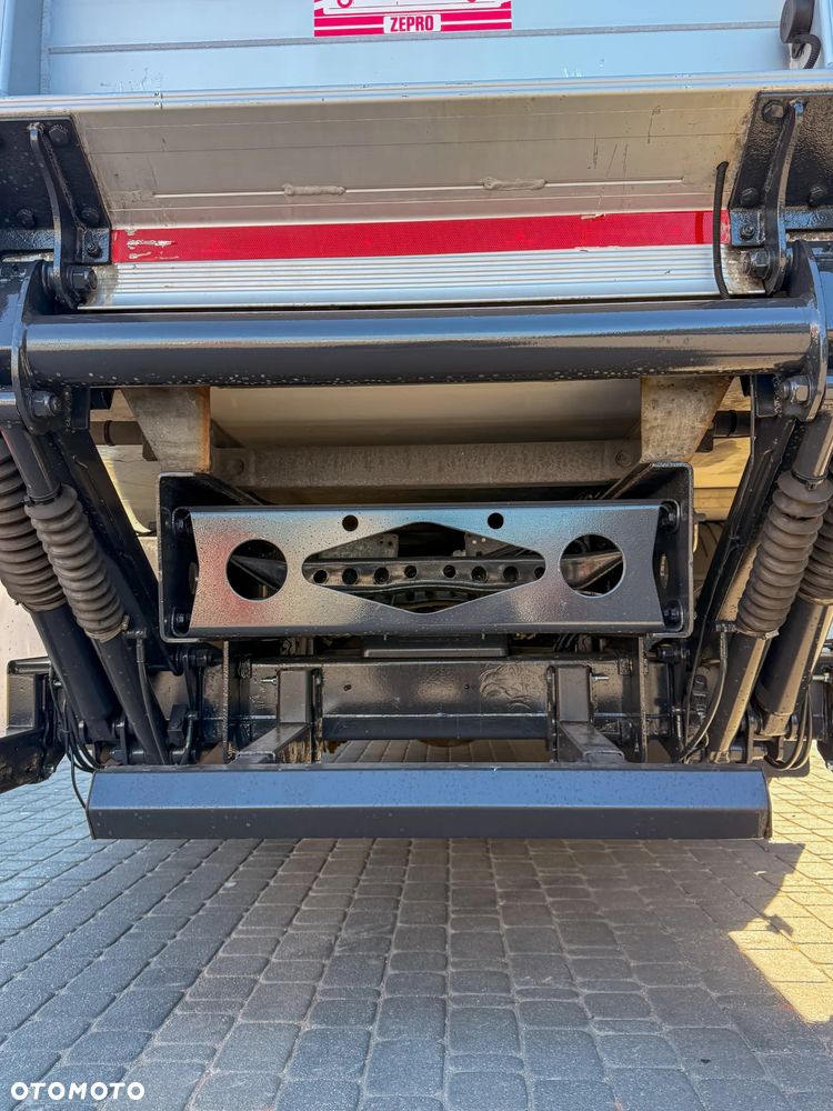 Mercedes-Benz Mercedes-Benz Atego 1324 Chłodnia 6,40 m + Winda 1500 kg | 223 tys. km | EURO 6 - 24