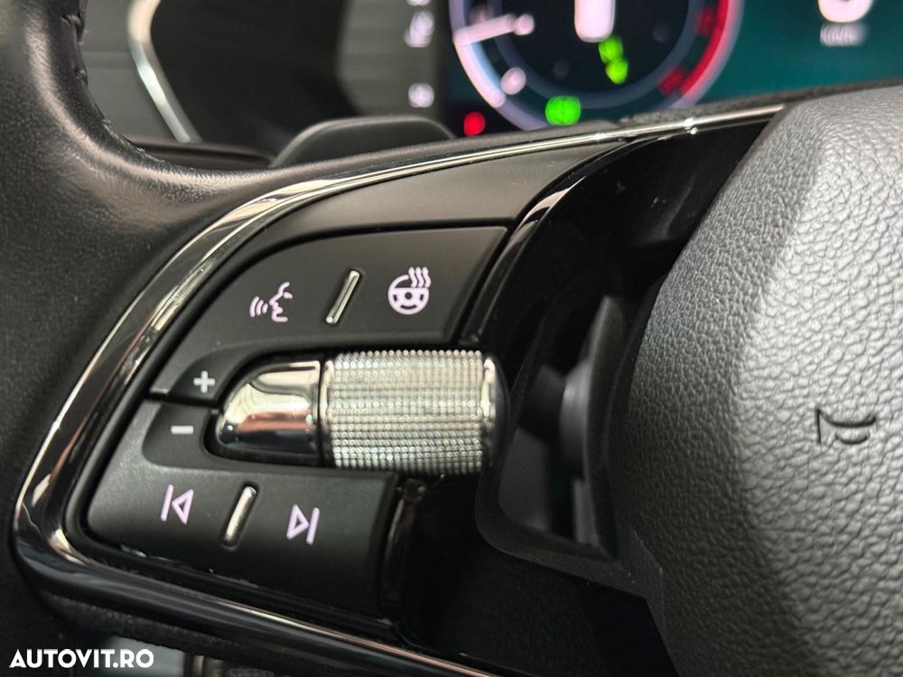 Skoda Octavia 2.0 TDI DSG Sportline - 8