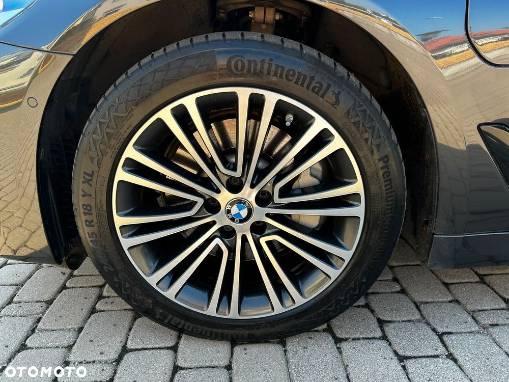 BMW Seria 5 530e iPerformance Luxury Line - 38