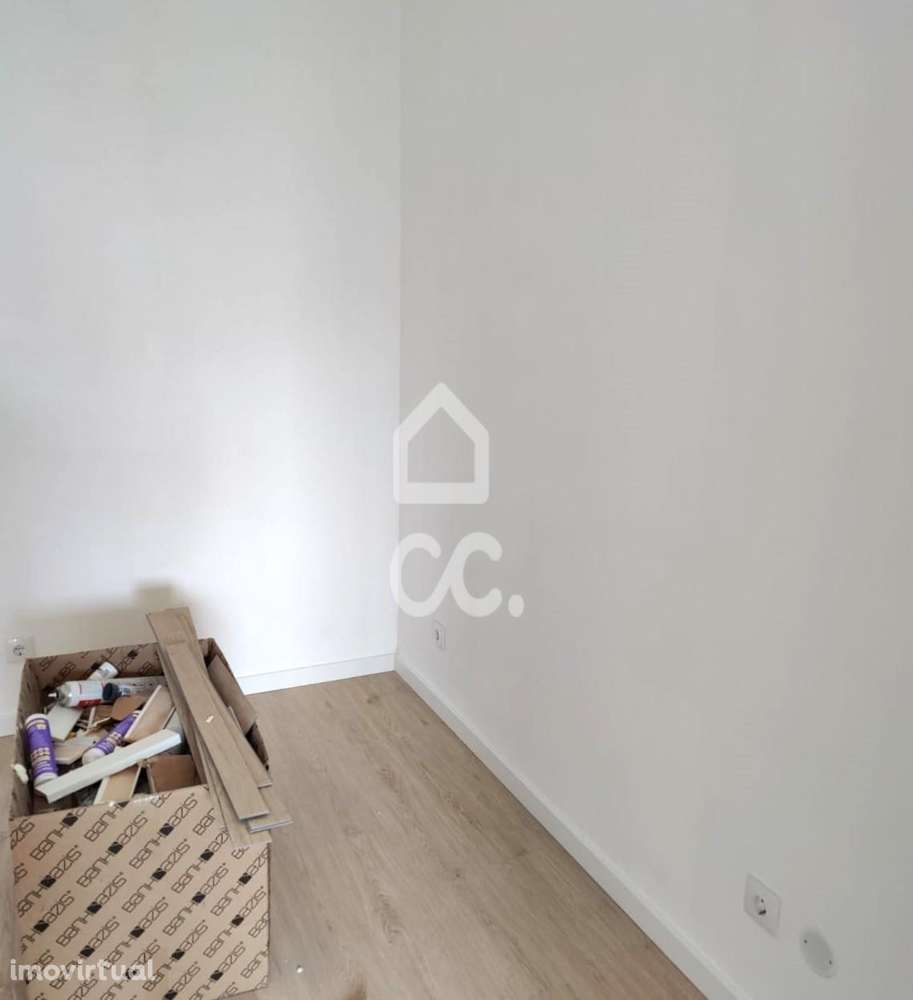 T2 remodelado no Fogueteiro, para arrendar - Grande imagem: 5/15