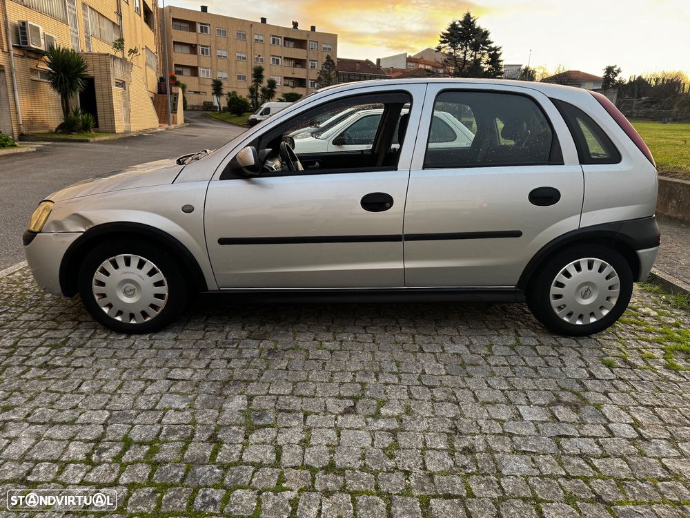 Opel Corsa 1.2 16V Confort - 3