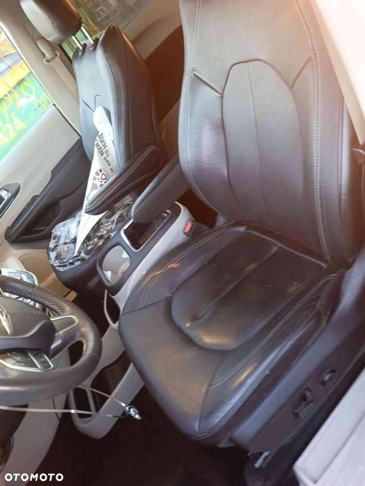Chrysler Pacifica - 23