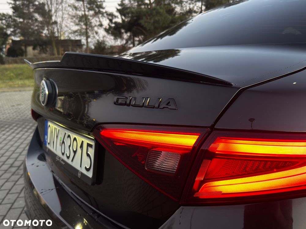 Alfa Romeo Giulia 2.0 Turbo 16V AT8-Q4 Ti - 6
