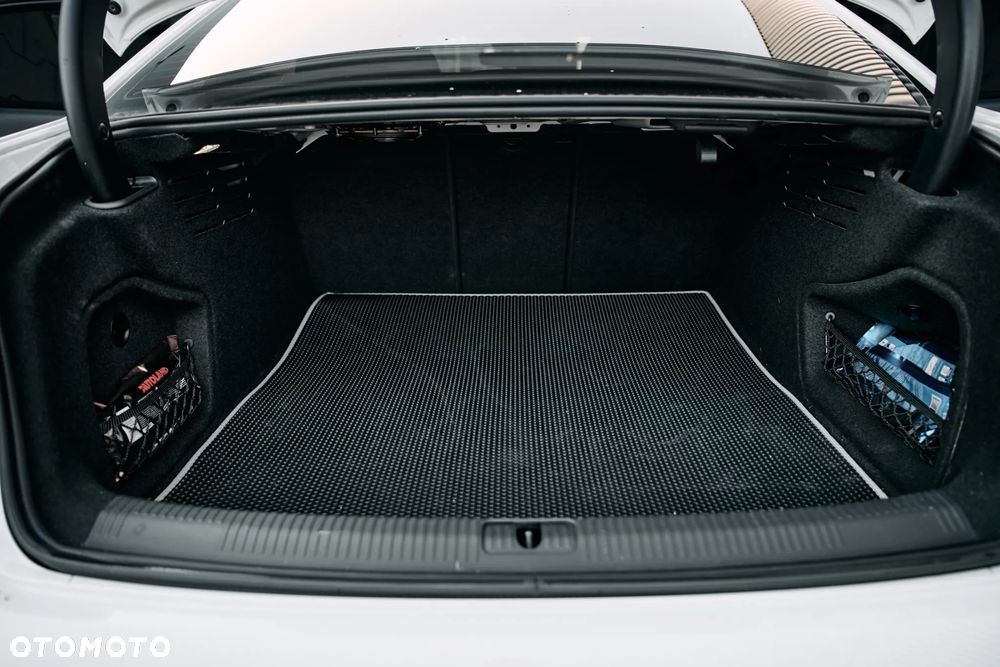 Audi A4 Limousine - 17