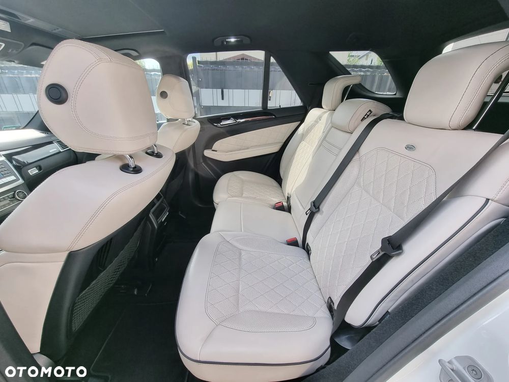 Mercedes-Benz ML 350 BlueTec 4-Matic - 9