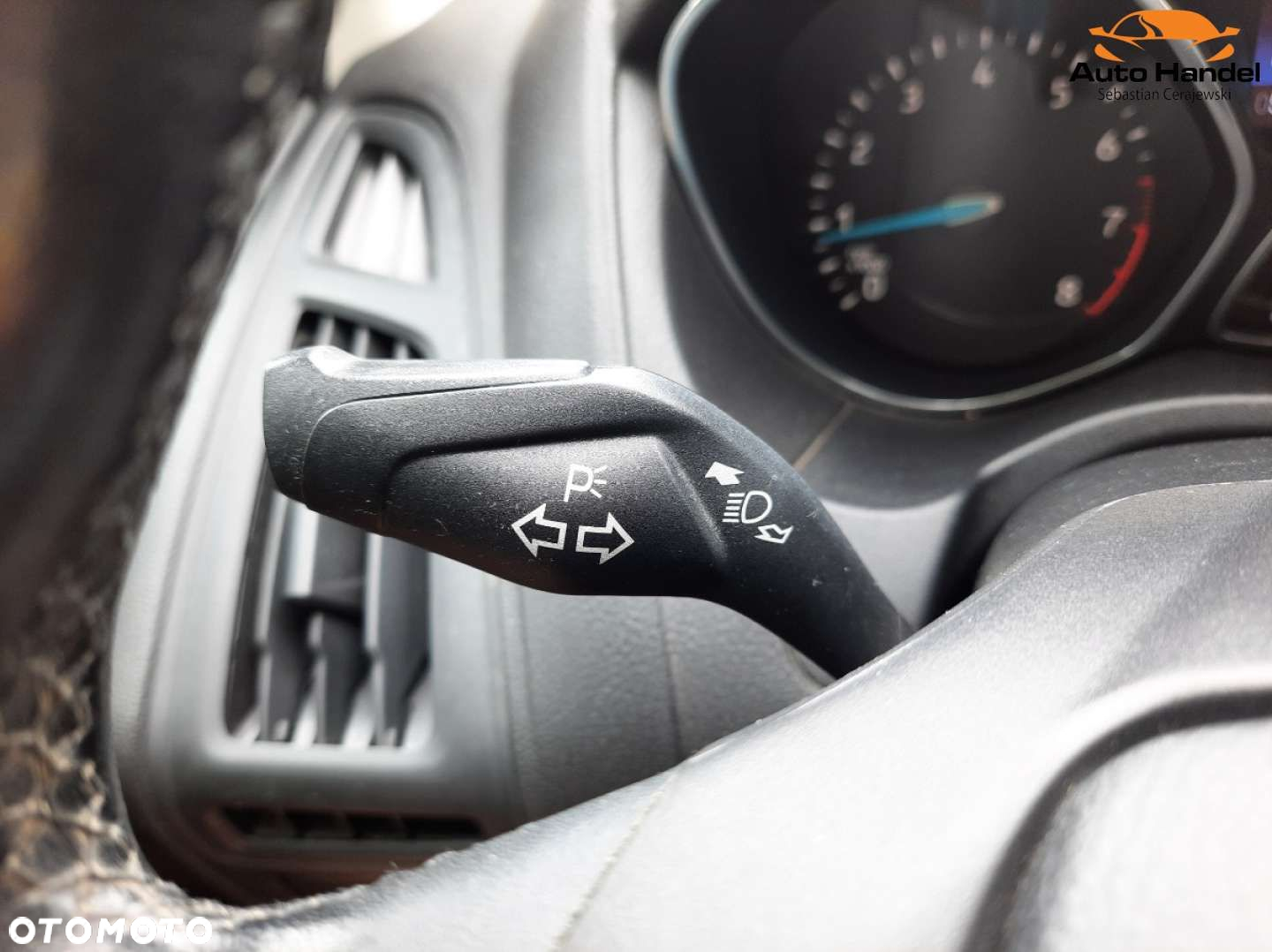 Ford Focus 1.0 EcoBoost Titanium - 26