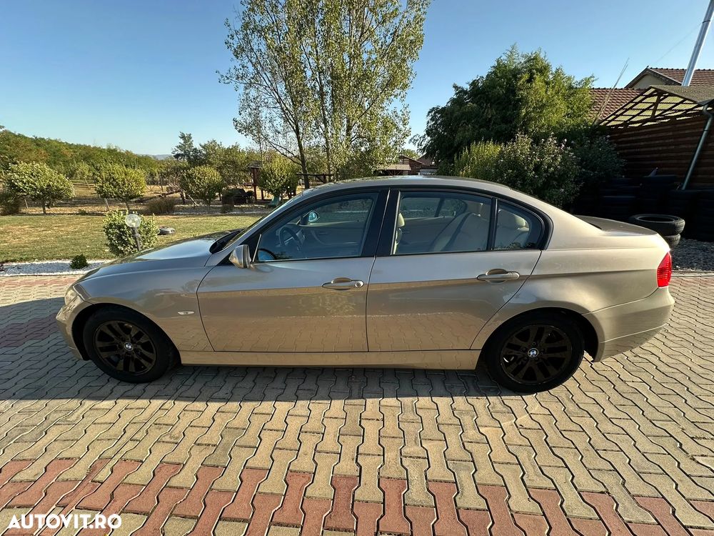 BMW Seria 3 318d - 30