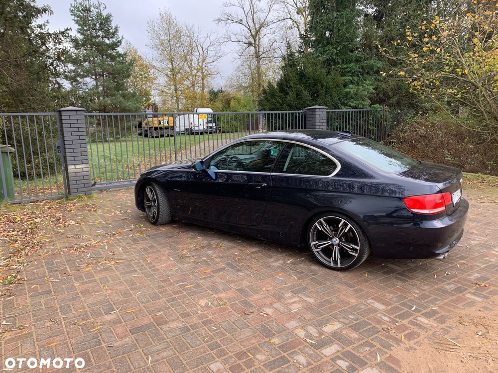 BMW Seria 3 325i - 4