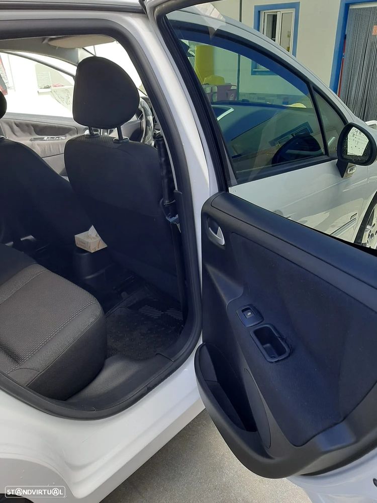 Peugeot 207 - 6