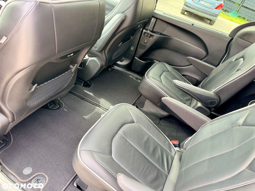 Chrysler Pacifica - 34