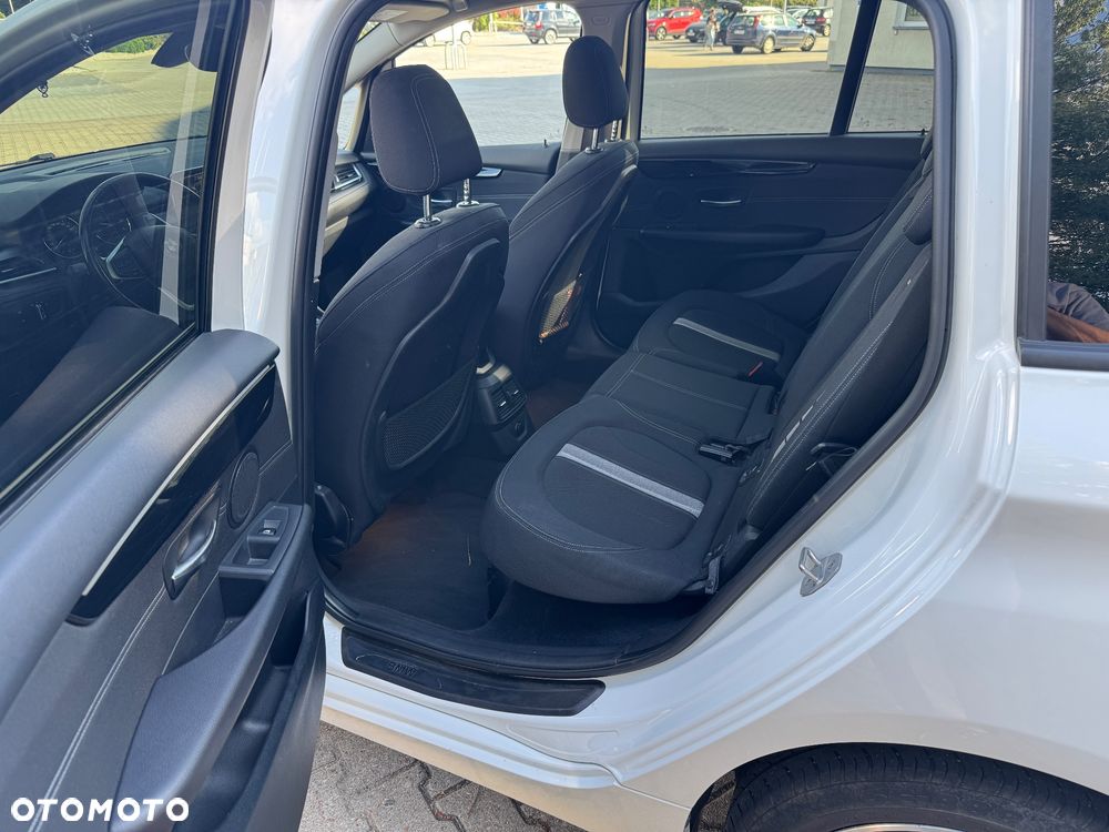 BMW Seria 2 218d Sport - 8