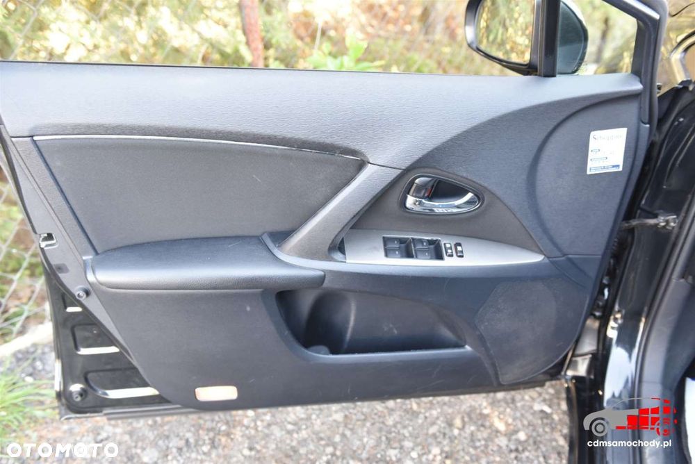 Toyota Avensis 1.8 Business Edition - 12