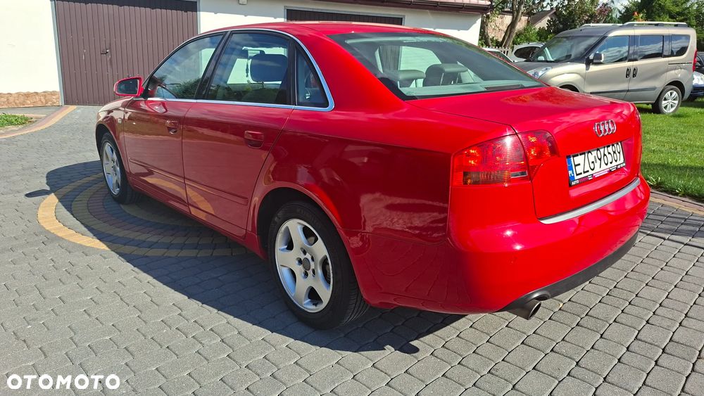 Audi A4 Limousine - 5
