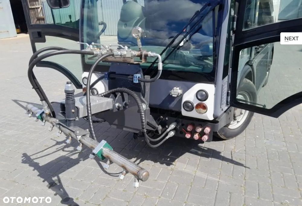 Boschung L3 (2009) polewaczka drogowa - 6