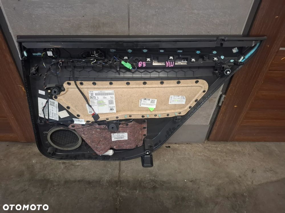 Boczek drzwi lewy tył tylny skóra Volkswagen Passat kombi B8 2019 rok europa - 4