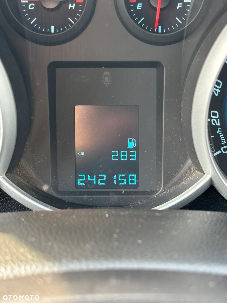 Chevrolet Cruze - 8