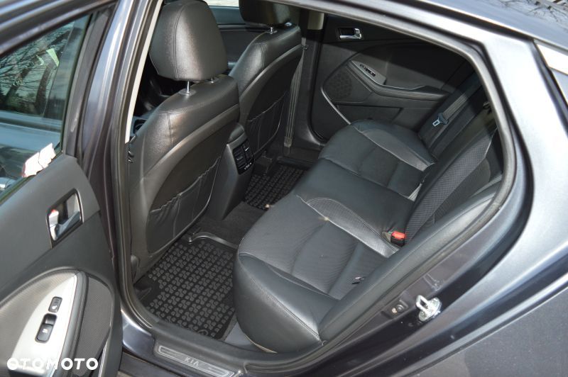 Kia Optima - 22
