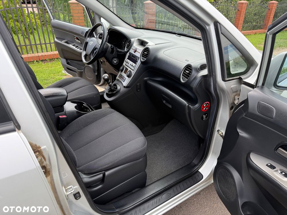 Kia Carens - 14