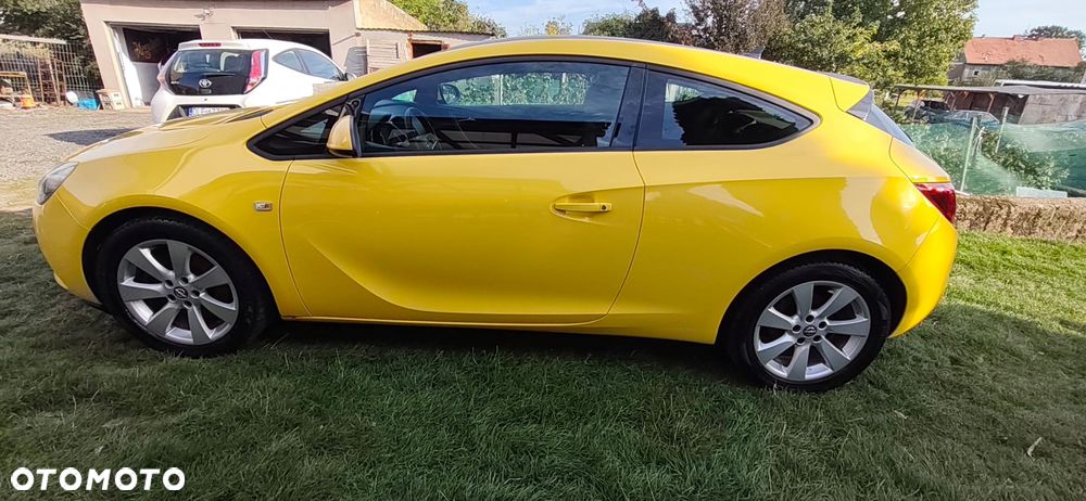 Opel Astra 1.6 Turbo Cosmo - 6