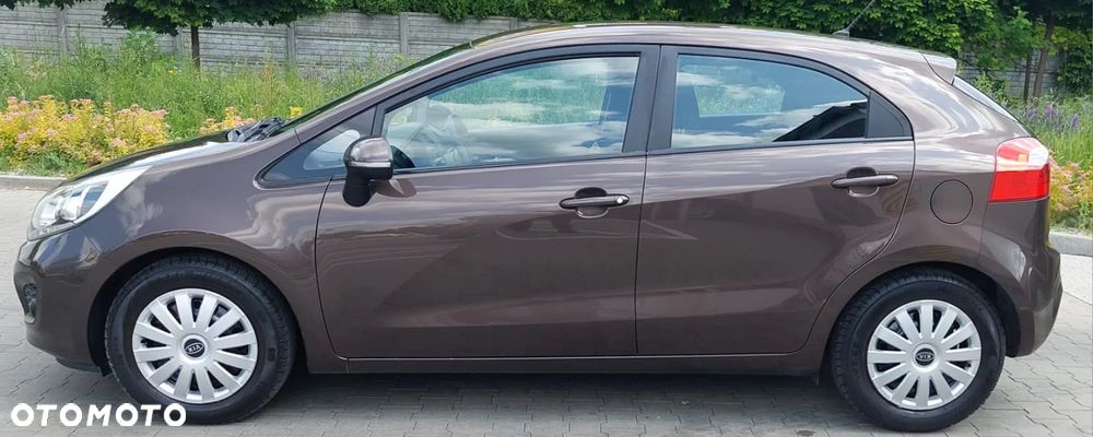 Kia Rio 1.2 Attract - 24