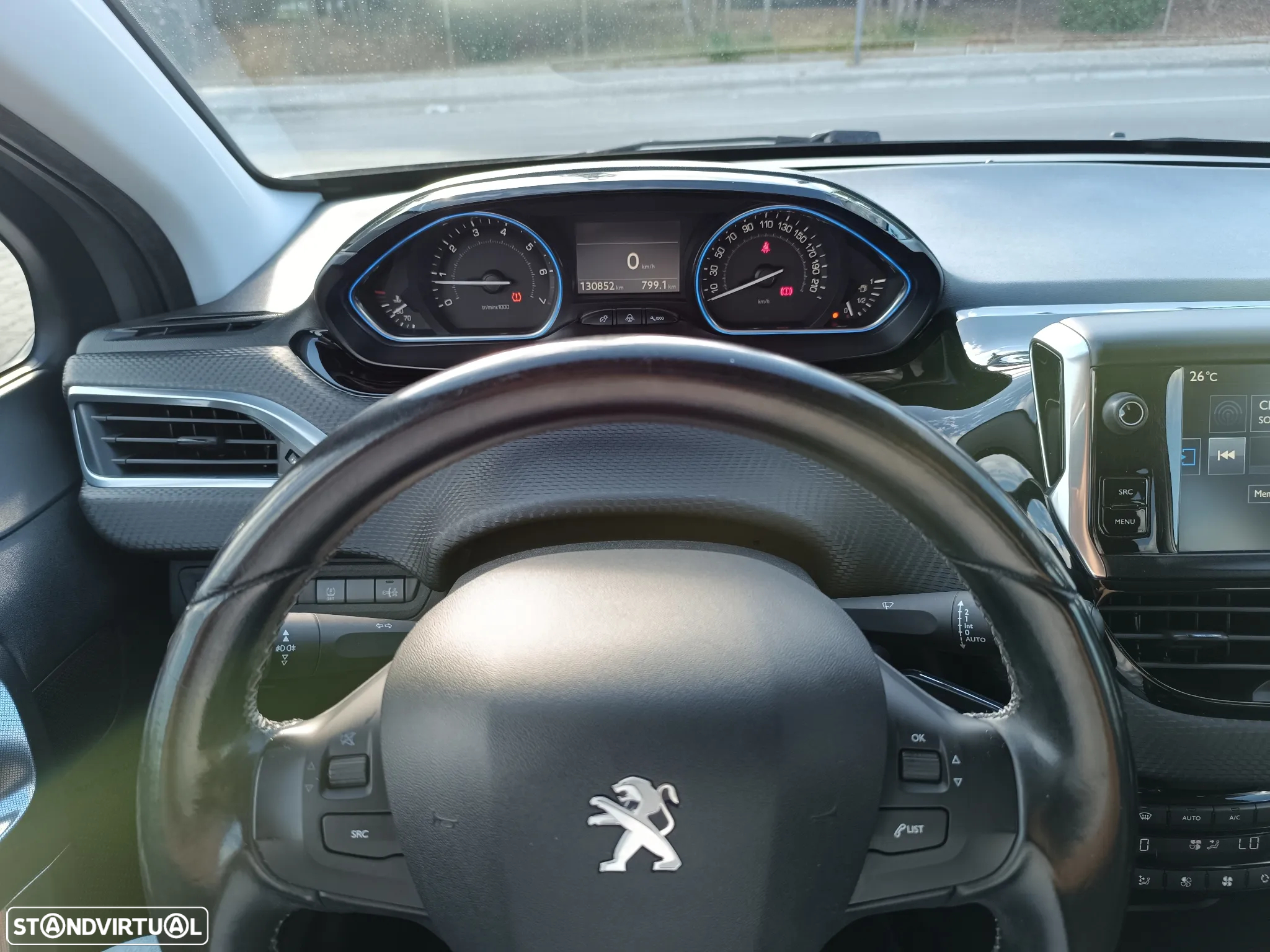Peugeot 2008 1.2 PureTech Allure - 19