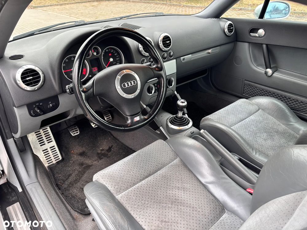 Audi TT Coupé 1.8T - 16