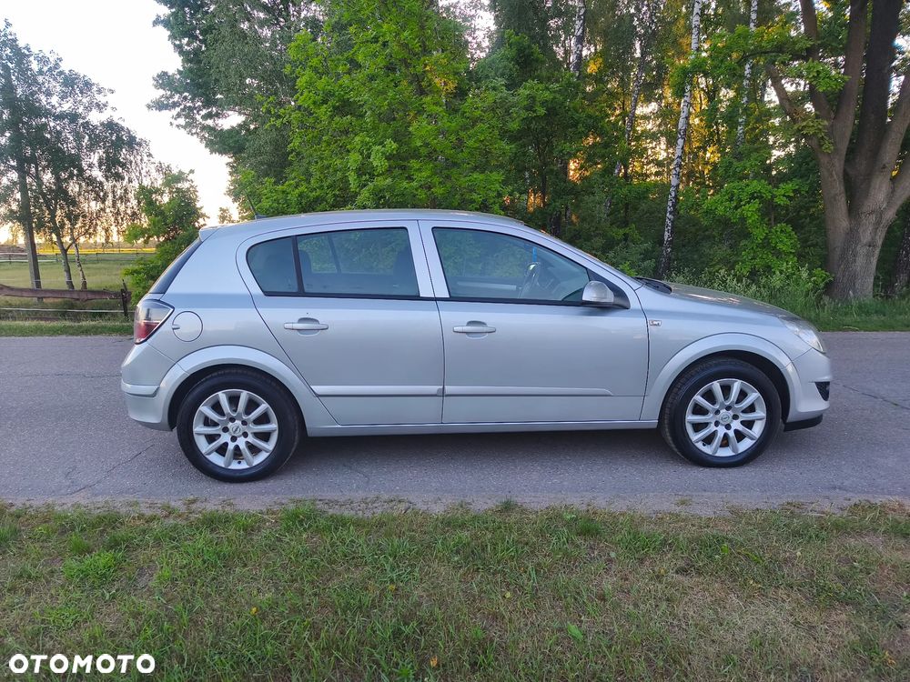 Opel Astra 1.6 Enjoy - 9