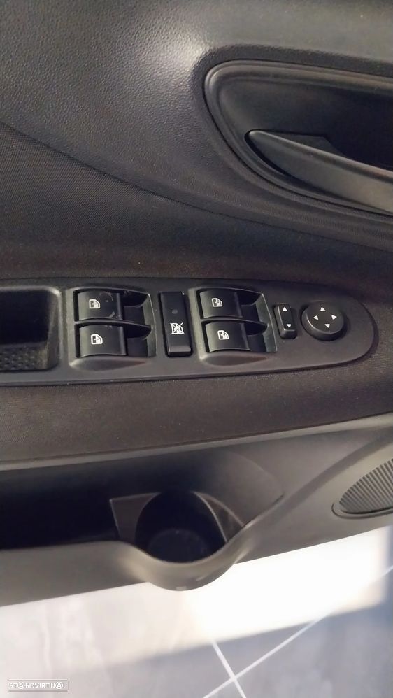 Fiat Punto 1.2 Lounge S&S - 13