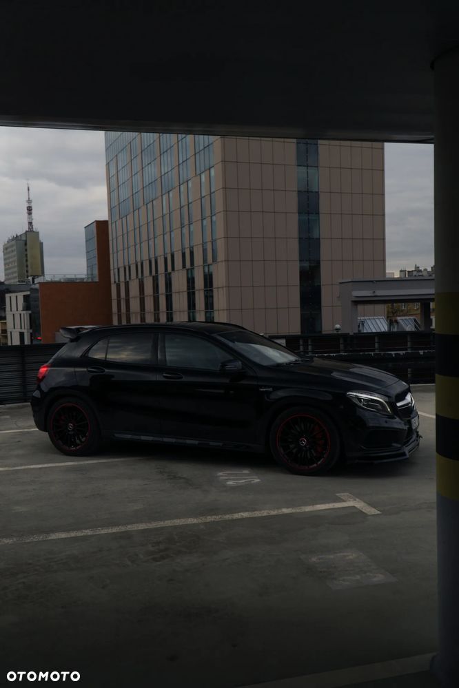 Mercedes-Benz GLA 45 AMG 4-Matic - 13