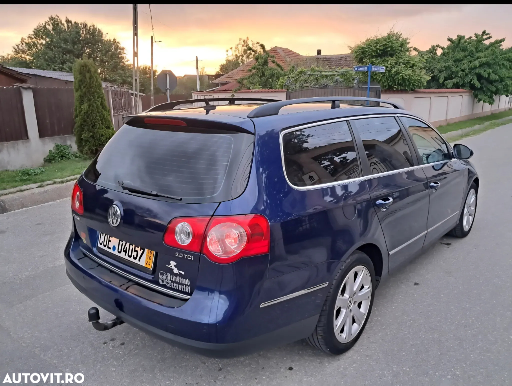 Volkswagen Passat - 4