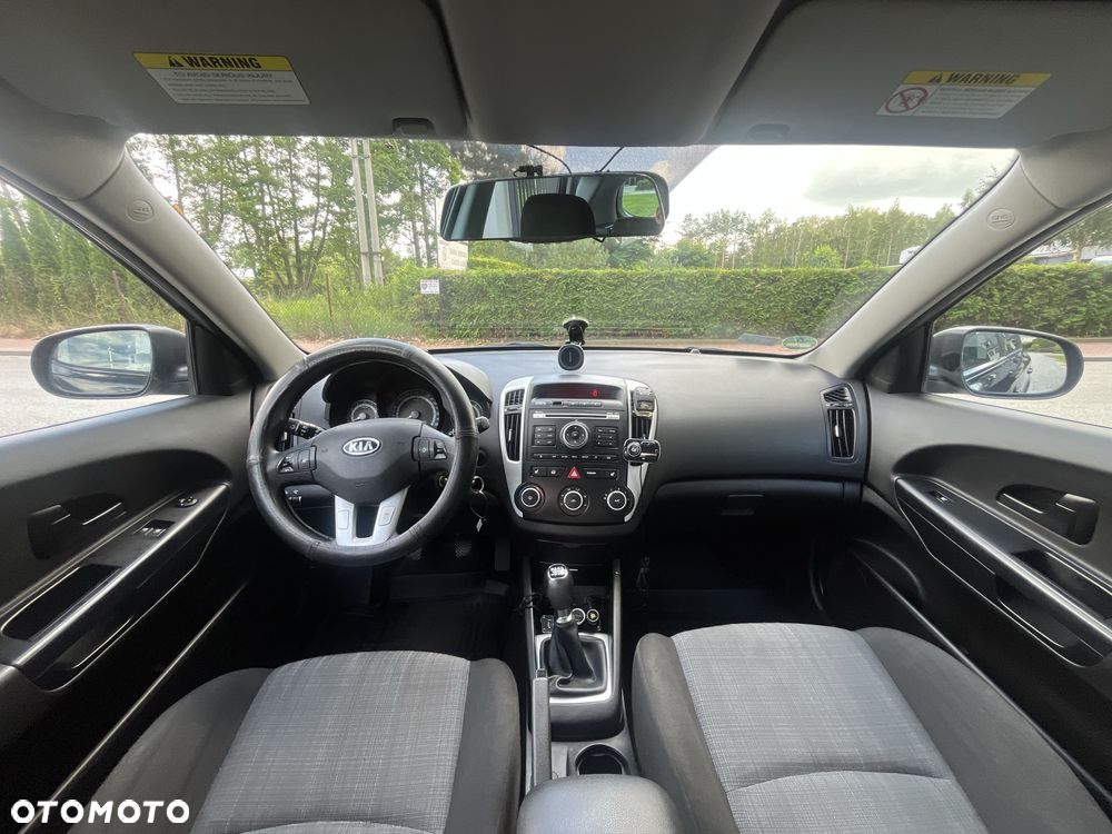 Kia Ceed - 8