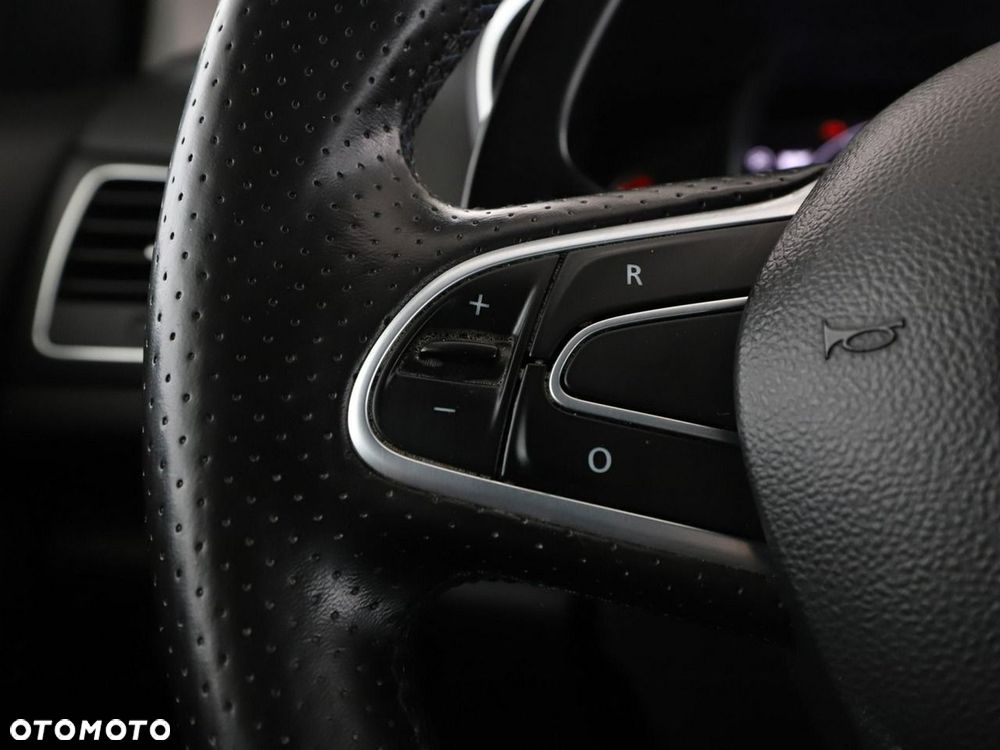 Renault Megane ENERGY TCe 205 EDC GT - 33