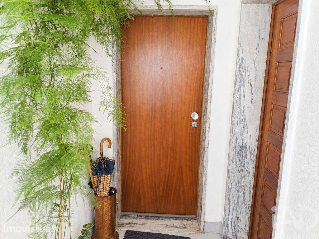 Apartamento T1 em Sé e São Lourenço de 46 m2 - Grande imagem: 2/12