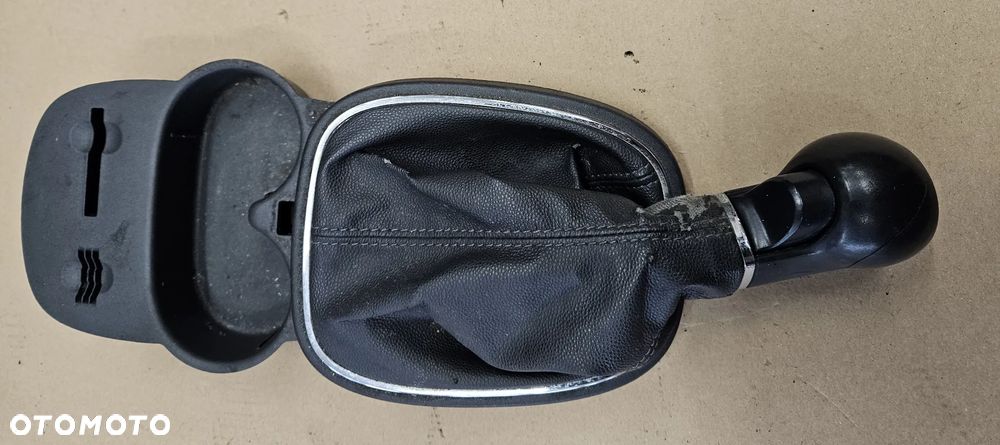 Opel Corsa D gałka mieszek zmiany biegów - 1