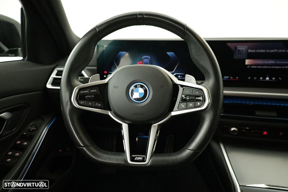 BMW 330 e Edição Desportiva M Auto - 15