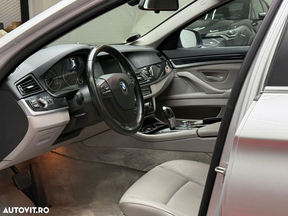 BMW Seria 5 523i Sport-Aut. - 6