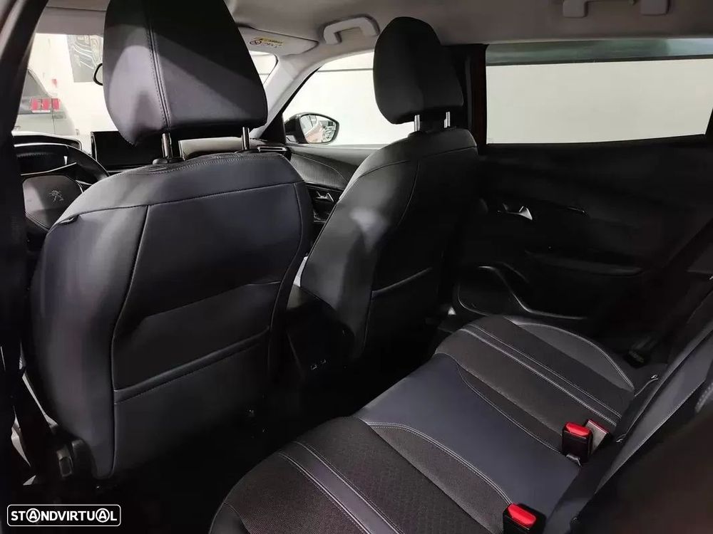 Peugeot 2008 1.2 PureTech Allure - 34