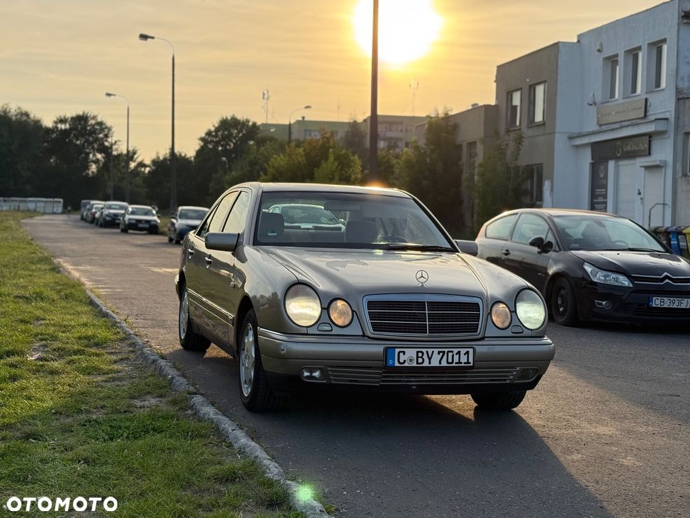Mercedes-Benz Klasa E 280 4-Matic Elegance - 2